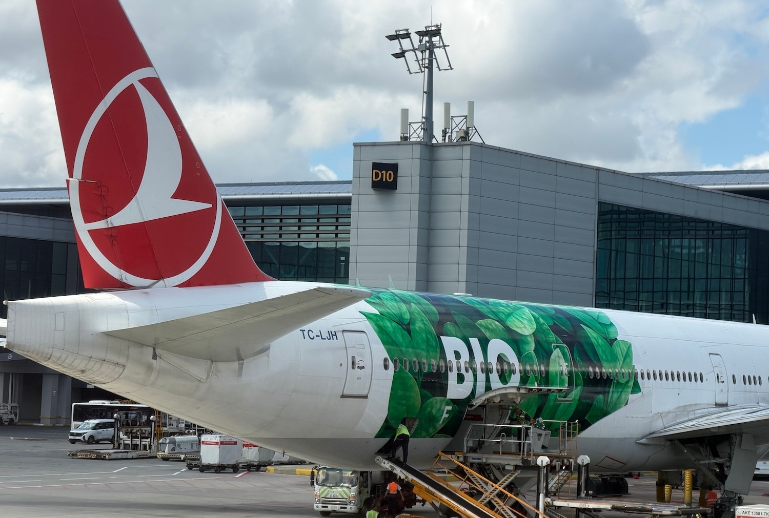 Turkish Airlines plane